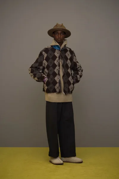Look 16